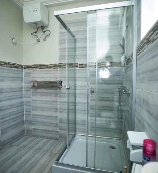 جناح إدارى, Brynx Haven   Cape Coast