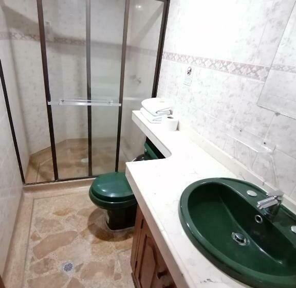 اتاق استاندارد سه نفره, Golden Suite