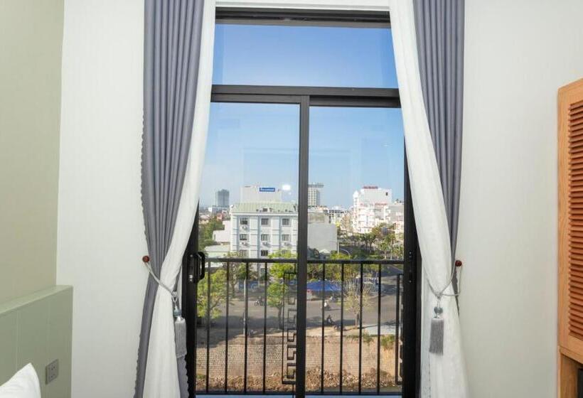 اتاق لوکس, La Casa Tuy Hòa