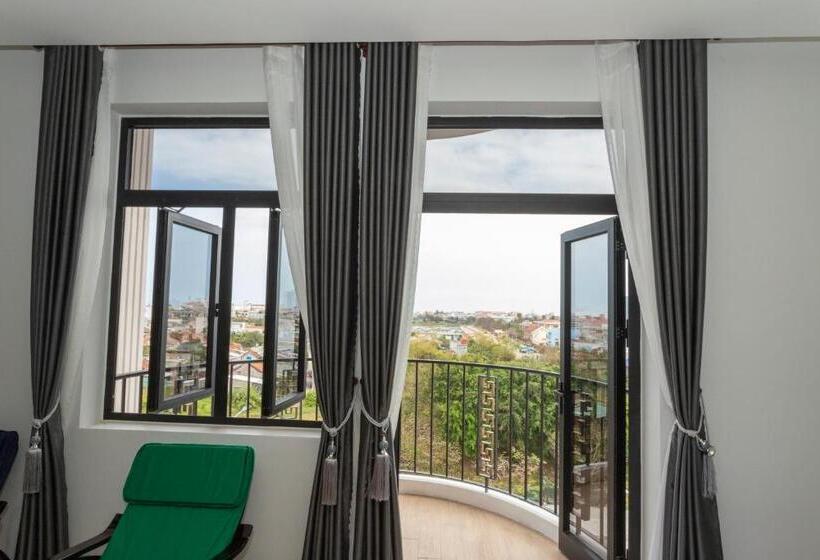 اتاق خانوادگی, La Casa Tuy Hòa