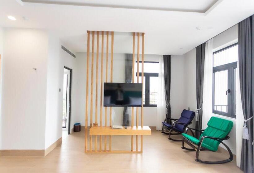 اتاق خانوادگی, La Casa Tuy Hòa