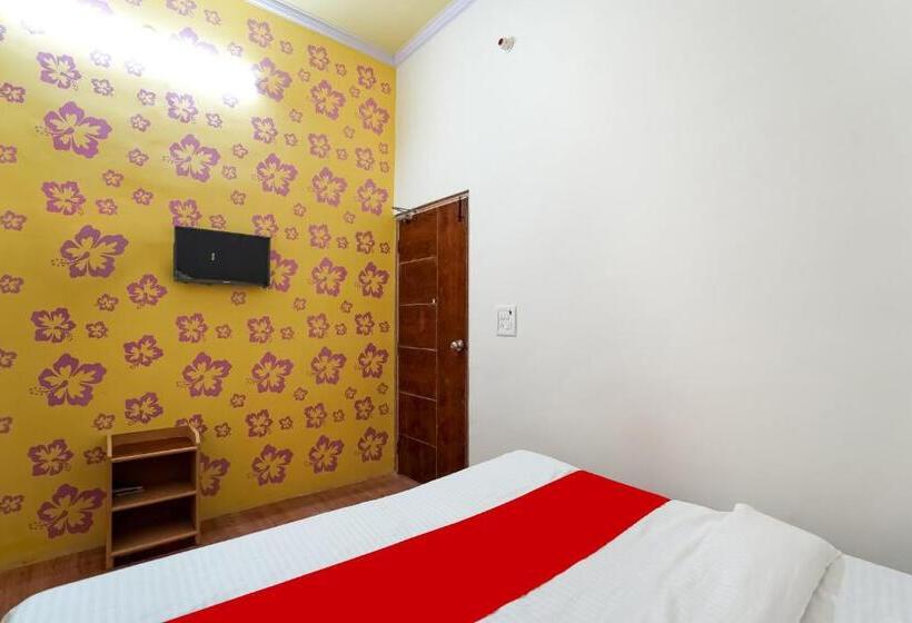 트리플 클래식 룸, The Golden Crown