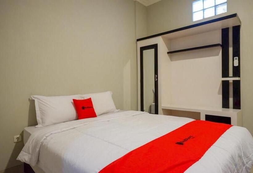 Номер Economy, Reddoorz Plus Near Jogja City Mall 5