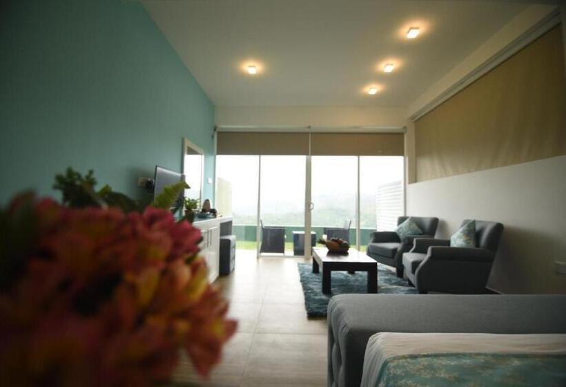 Superior Kamer, Tip Top Boutique