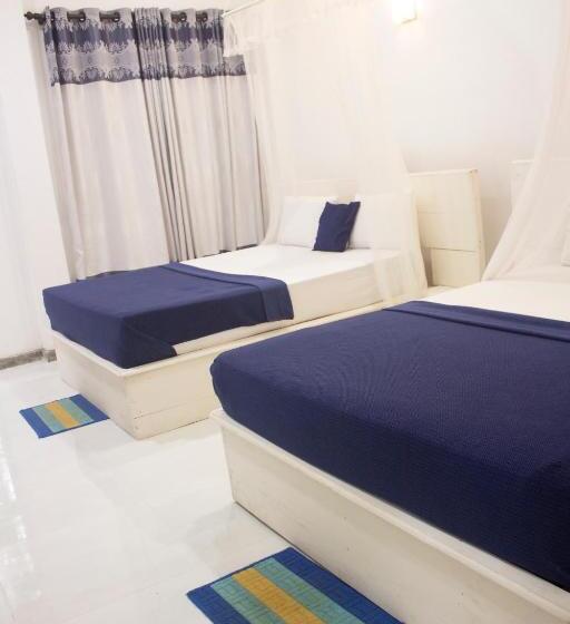 اتاق لوکس خانوادگی, Ella Walkers Nest