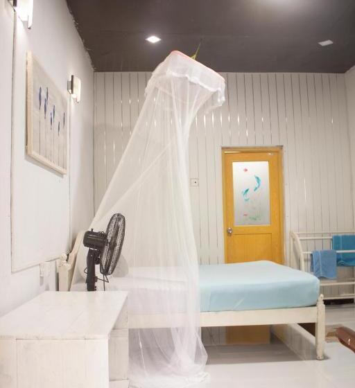 اتاق راحتی سه تخته, Ella Walkers Nest