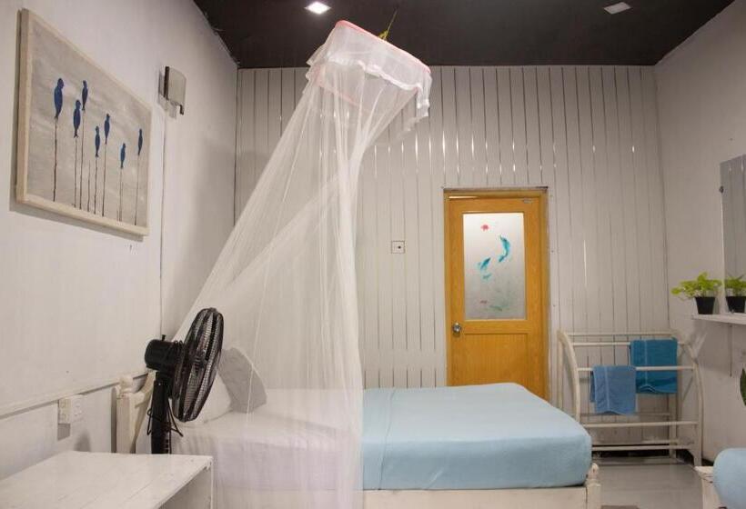 اتاق راحتی سه تخته, Ella Walkers Nest