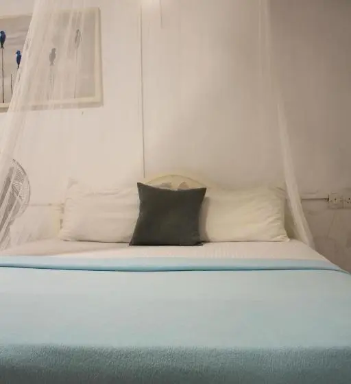 اتاق راحتی سه تخته, Ella Walkers Nest