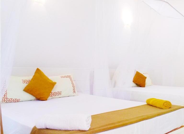 اتاق خانوادگی با چشمانداز کوه, Ella Walkers Nest