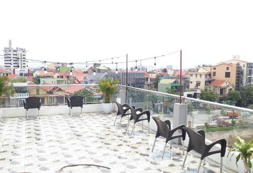 اتاق لوکس, Hoa Mai Plus Hostel