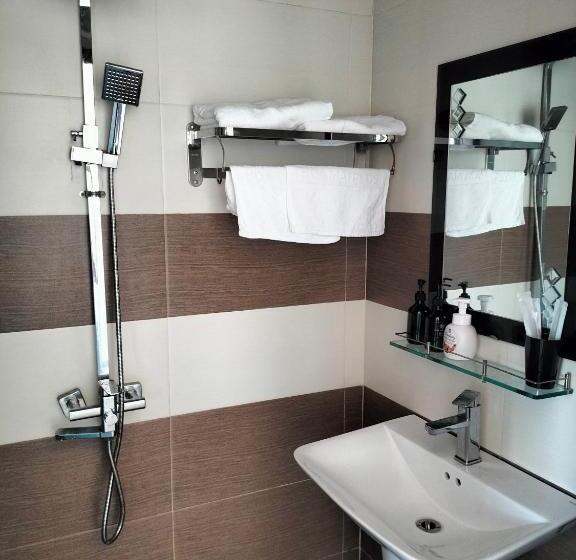 اتاق استاندارد سه نفره, Hoa Mai Plus Hostel