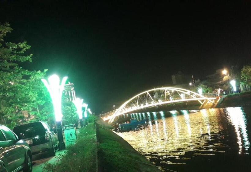 اتاق استاندارد با بالکن, Hoa Mai Plus Hostel