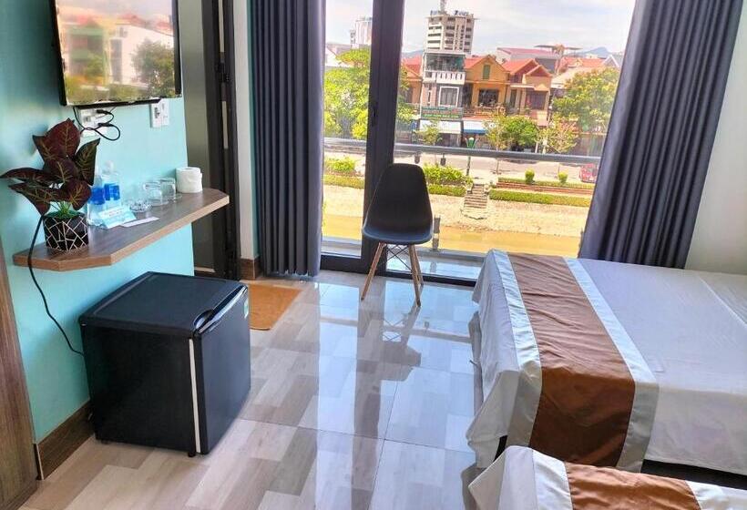 اتاق استاندارد با بالکن, Hoa Mai Plus Hostel