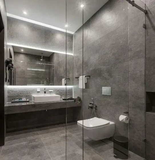 Junior Suite, Raymond