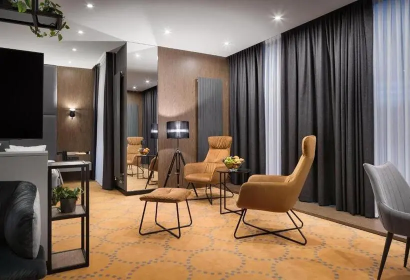 Executive Suite, Raymond