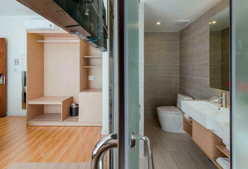 غرفة قياسية, The Empire