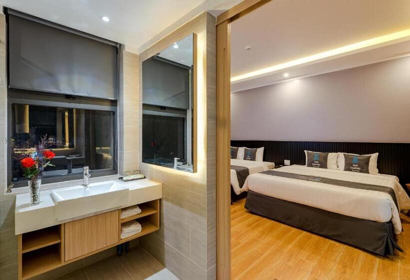 غرفة عائلية, The Empire