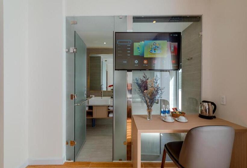 غرفة قياسية, The Empire