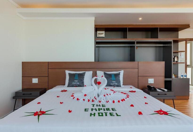 جناح إدارى, The Empire