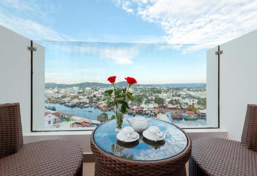 جناح إدارى, The Empire