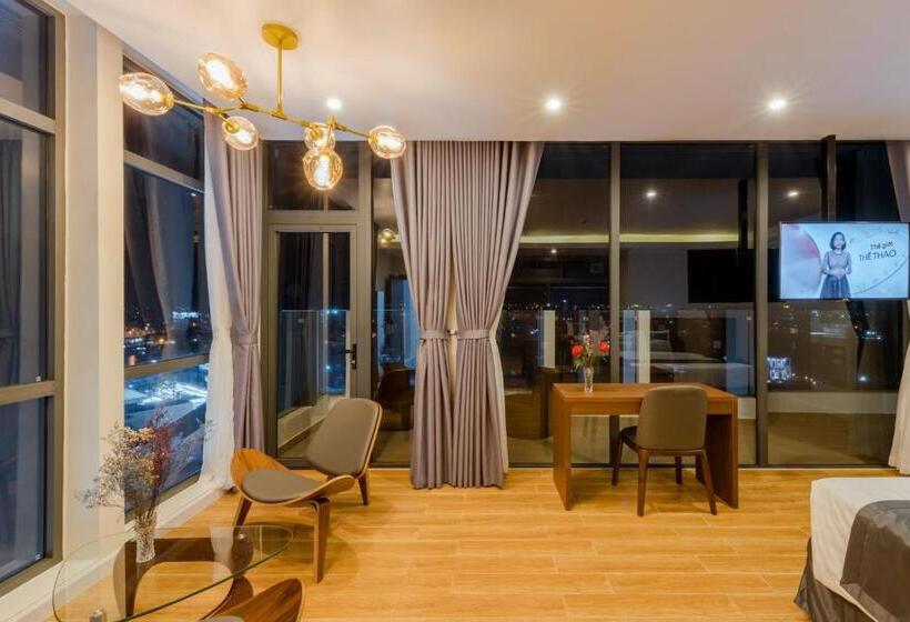 جناح إدارى, The Empire