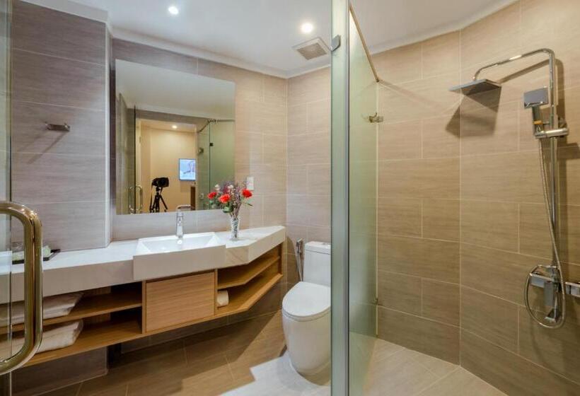 غرفة قياسية, The Empire