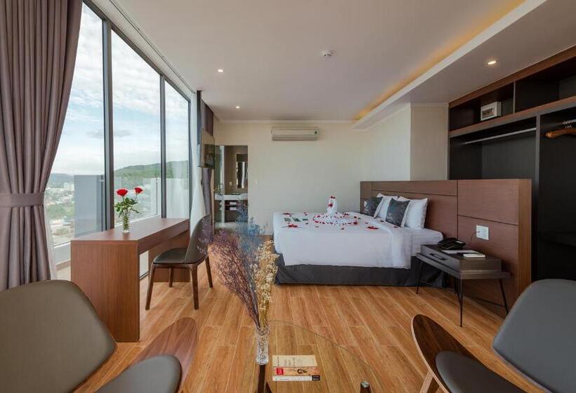 جناح إدارى, The Empire