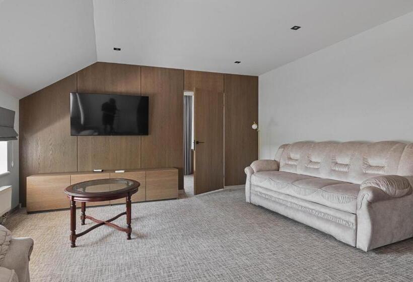 سوییت, Makis Hotel Spa