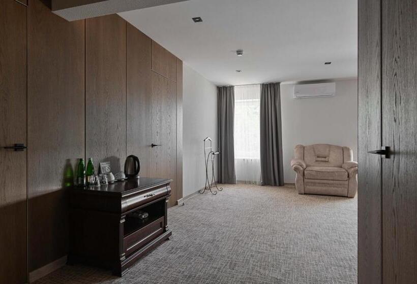 سوییت, Makis Hotel Spa