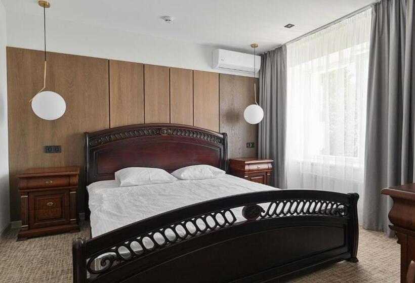 سوییت, Makis Hotel Spa