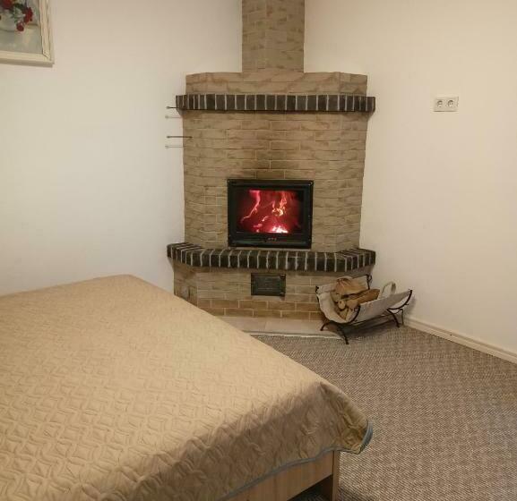 Huis met 1 Slaapkamer, гостьовий двір