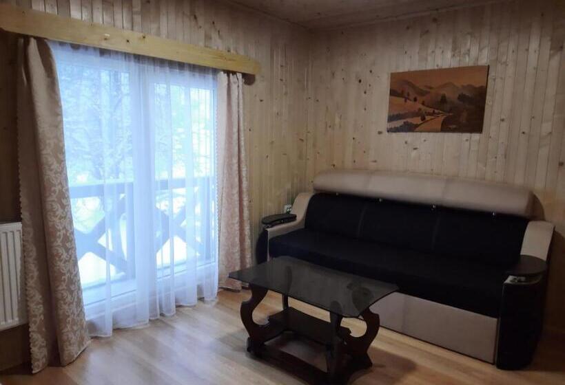 Family Suite, Cube