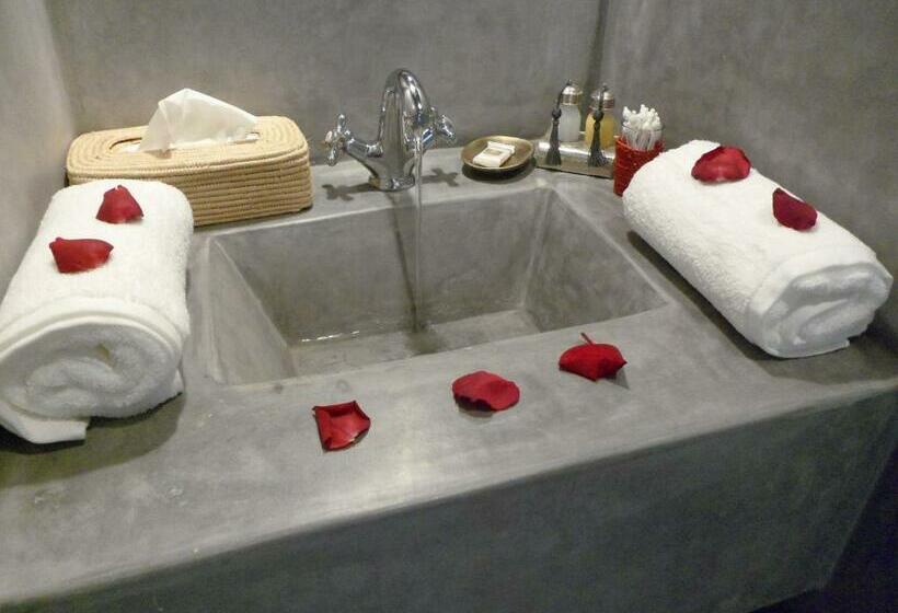 سوییت جونیور, Riad Et Spa Misria Les Oliviers