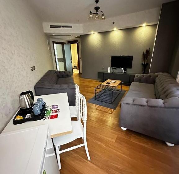 سوییت اجرایی, Sabi̇ha Gokcen İstanbul Houses