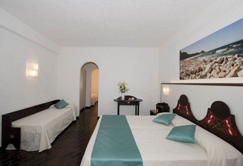 חדר סופריור לארבעה, Cala Di Mola