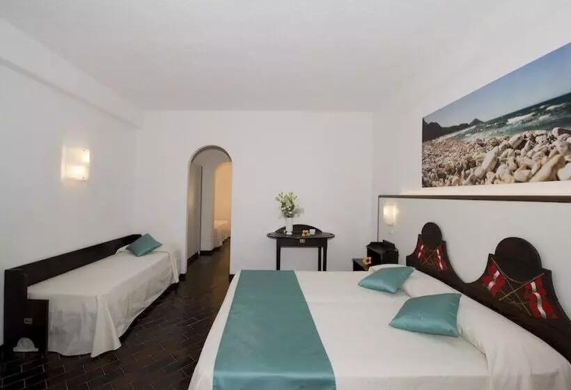 スーペリアの4人部屋, Cala Di Mola