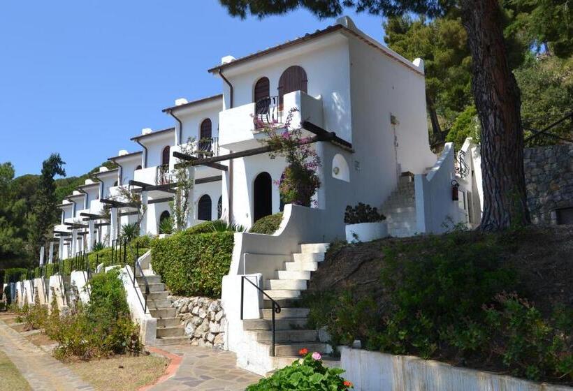 اتاق استاندارد چهار تخته با چشم‌انداز دریا, Cala Di Mola