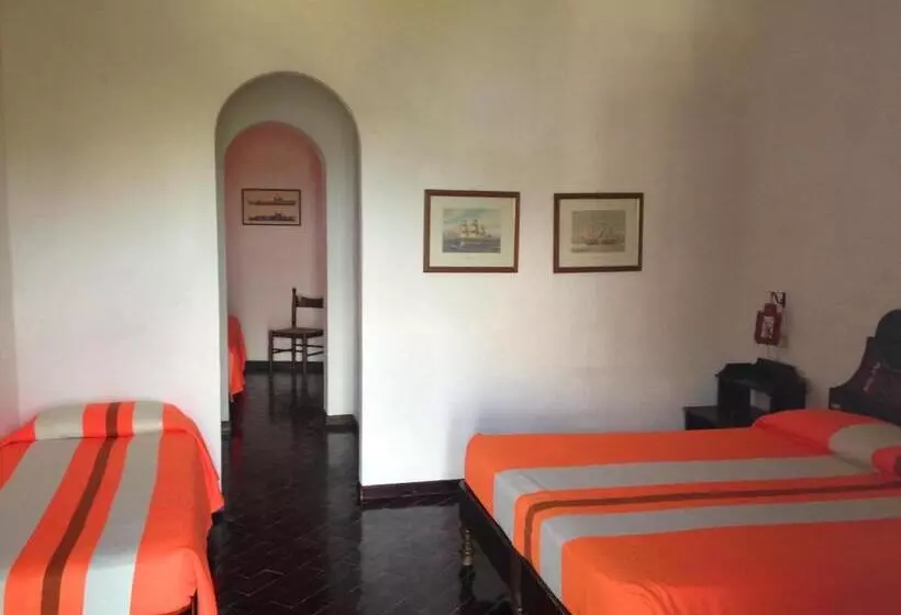 景色の見えるスタンダード4人部屋, Cala Di Mola