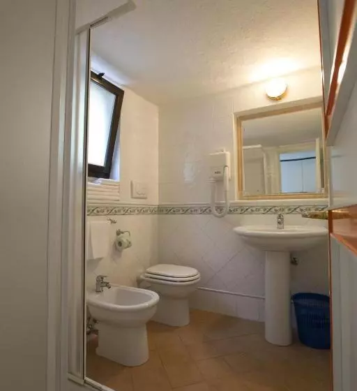 スーペリアの4人部屋, Cala Di Mola