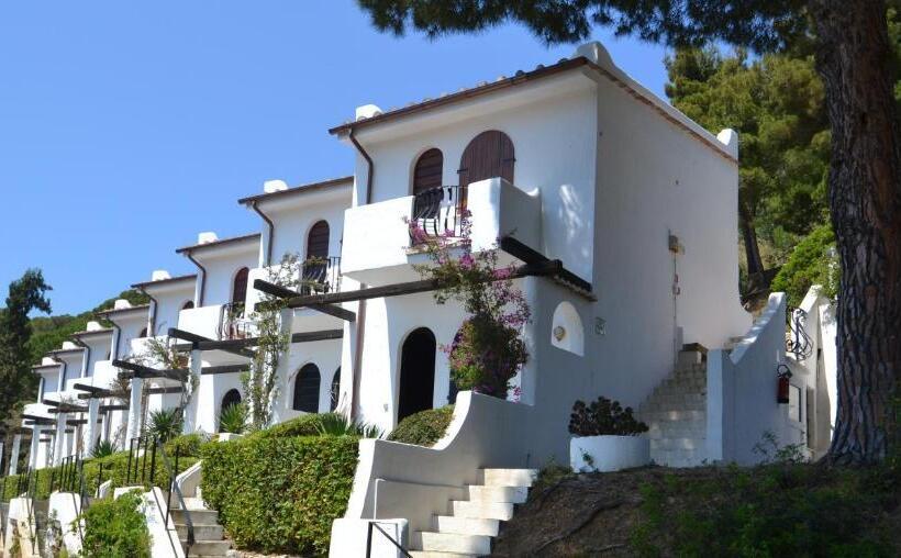 חדר סופריור לארבעה, Cala Di Mola