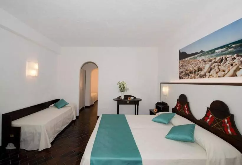 スーペリアの4人部屋, Cala Di Mola