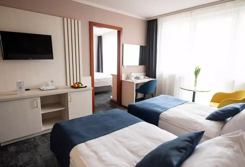 Perhehuone, Airport Hotel Budapest