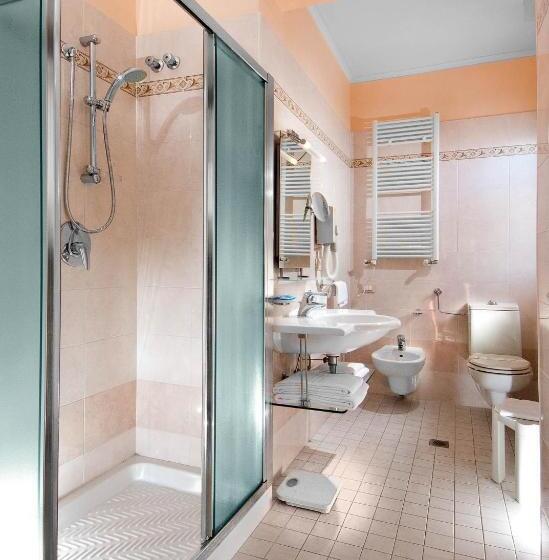 四人高级间, Bristol