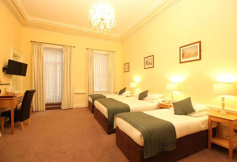 اتاق استاندارد سه نفره, Castle