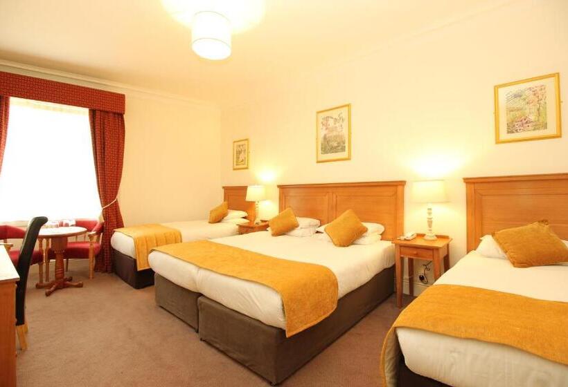 اتاق خانوادگی, Castle