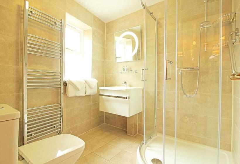 اتاق خانوادگی, Castle