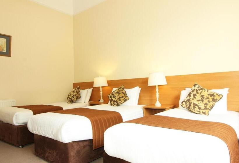 اتاق استاندارد سه نفره, Castle