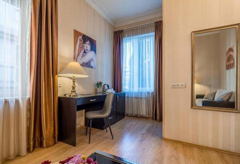 スイート, Iliani