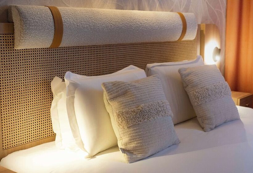 Номер Superior, Kyriad Prestige Hotel Clermont Ferrand