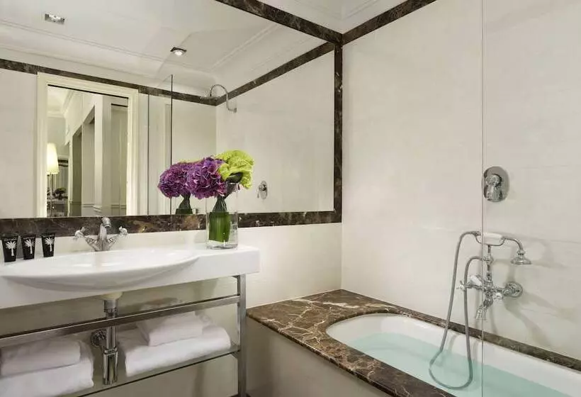 Suite Junior, Leon S Place Hotel In Rome